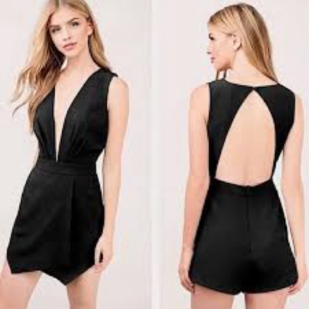 Tobi "Get Low" Plunge V-Neck Backless Skort Romper Black curve love retro goth